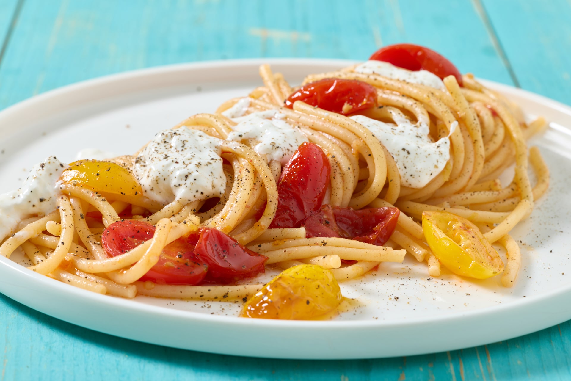 Pasta pomodorini confit e burrata ricetta