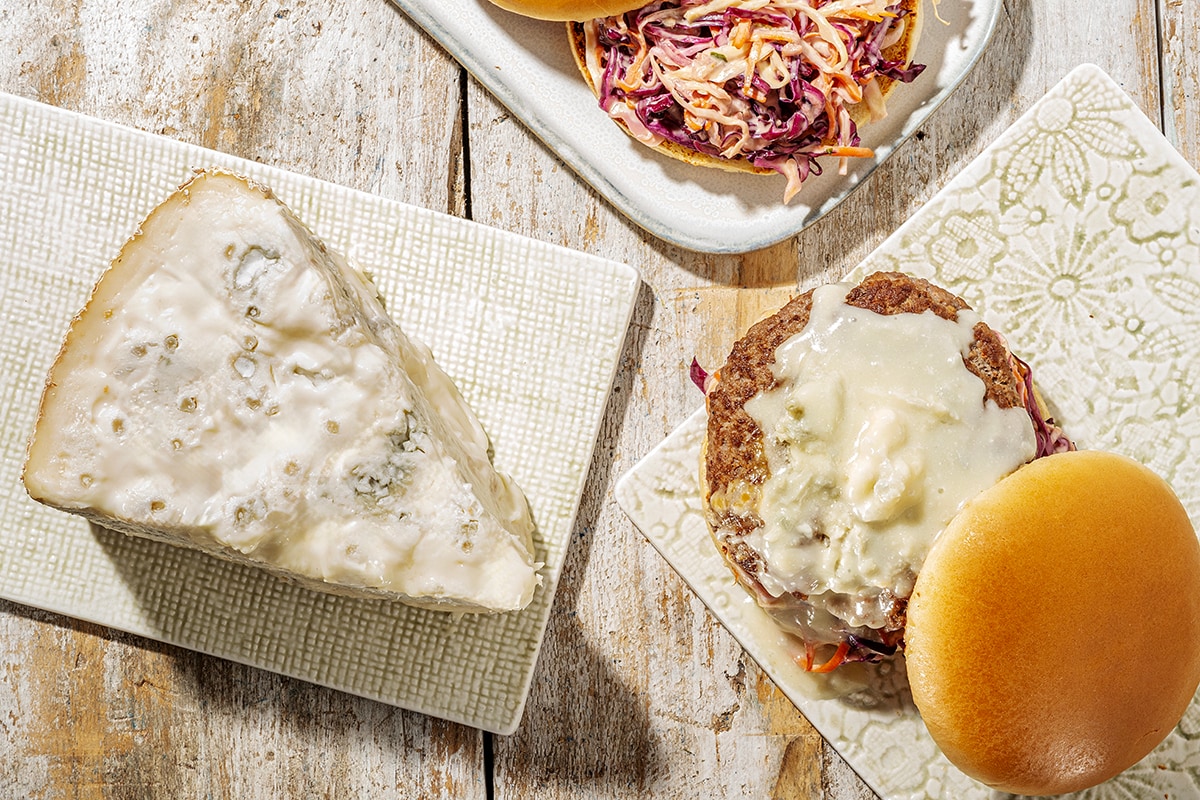 Hamburger con gorgonzola ricetta