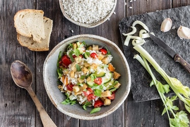 Come seguire (per bene) l’alimentazione vegana e la verità sul caso della B12