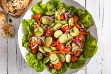 La dieta sostenibile fa bene a noi e all’ambiente: 5 ricette per provarla