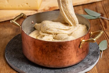 Scoprire la Val Brembana, tra piatti tipici e una bella storia di famiglia